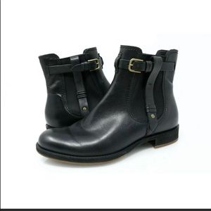 Ecco Saunter Chelsea Pull On Ankle Boots Buckle